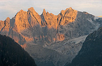 Pizzo Badile (3305m, 10843ft) au soleil couchant