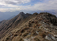 Gridone summit: view towards West and the Valais peaks