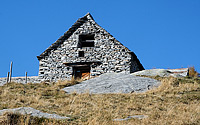 Cute stone house Ticino-style at Alpe Pesced