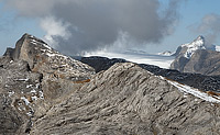 Des lapias à perte de de vue, et le glacier des Diablerets au loin