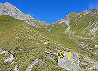 Col des Ceingles in the distance