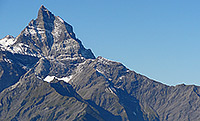 Cime de l'Est. C'est l'arête à droite qu'on remonte lorsqu'on va au Refuge de Chalin