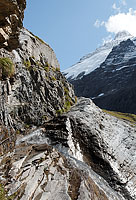 Petite cascade en travers du chemin