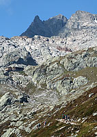 Arrivée au Lac Blanc, sous les Aiguilles Rouges