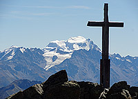 Croix sommitale et Grand Combin