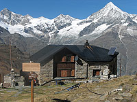 The Täschhütte, a much easier hike than the Weingartensee